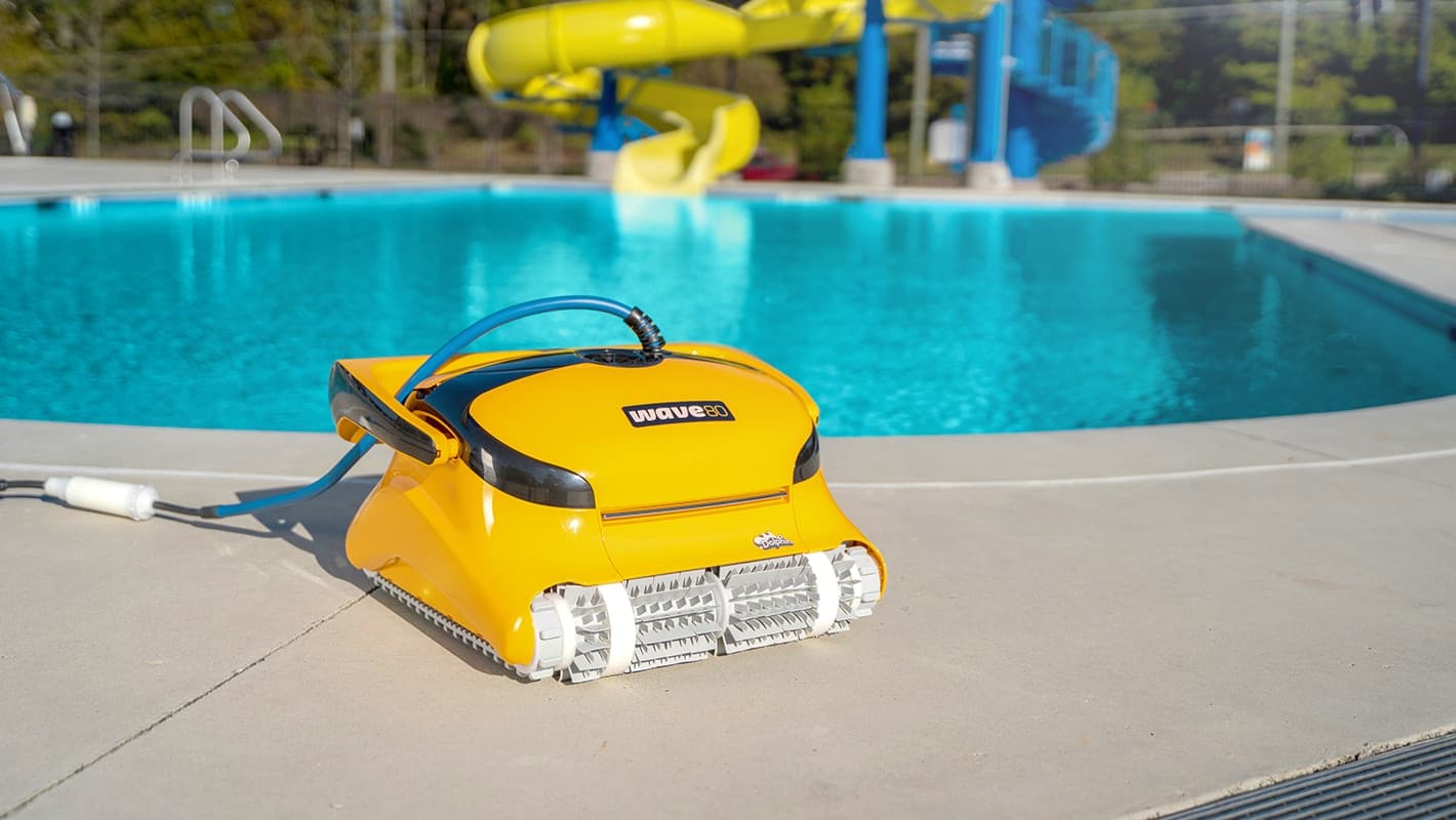 Dolphin, le robot nettoyeur de piscine - Weyland Parcs Et Jardins